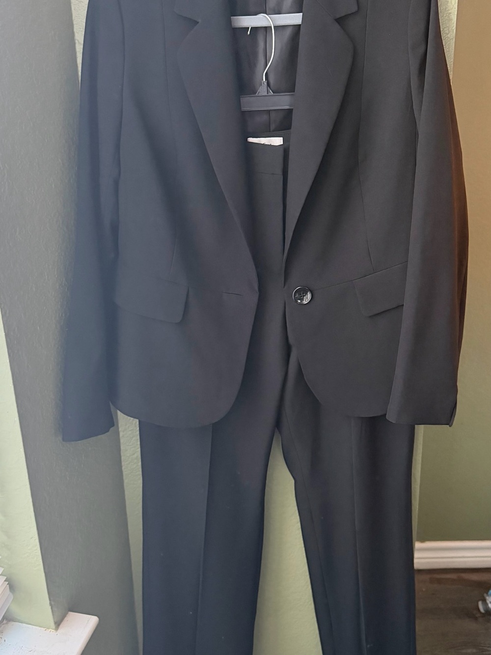 Le Suit Black 2 Piece Blazer & Pants Suit Size 8